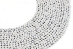 4 mm facettierte Howlith-Perlen an einem 38 cm langen Faden